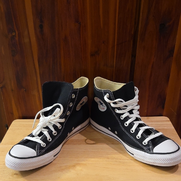Converse Black High-Tops with White Details Men's 9.5/Women's 11.5 - Picture 1 of 9